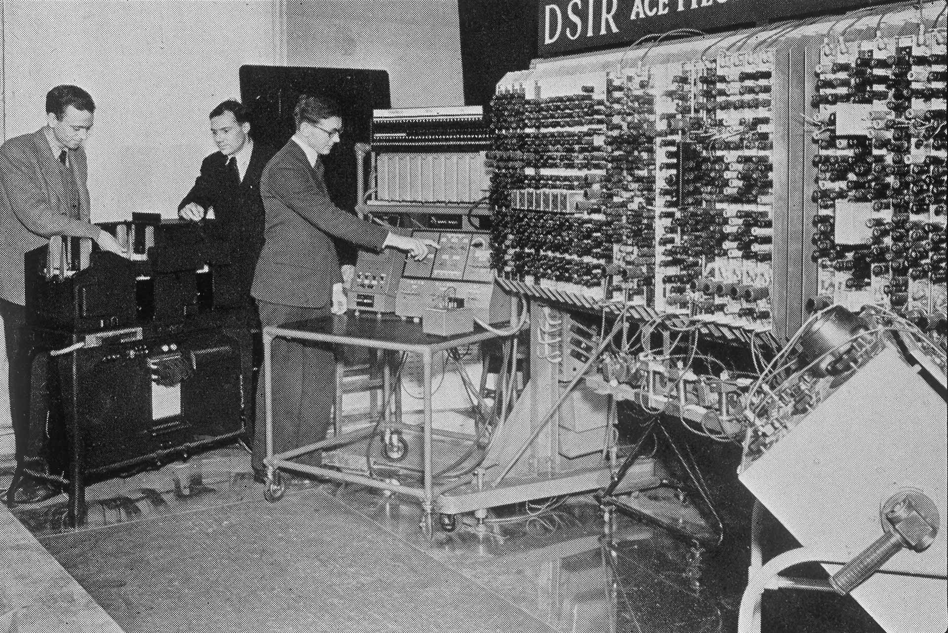 <p>British mathematician Alan Turing publishes the principles that will come to underlie digital computers, and indeed the digital revolution of the later 20th century.</p>